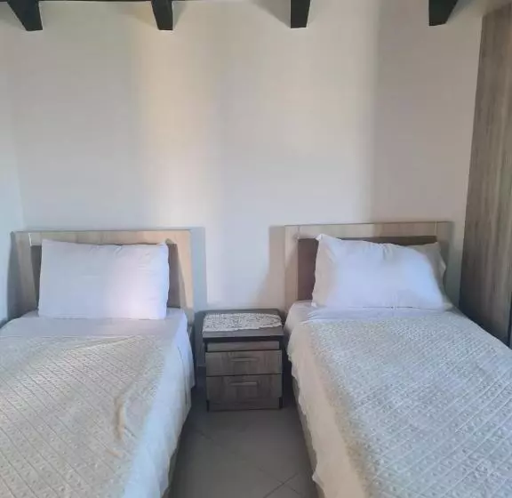 ペンション Guest House Ilir