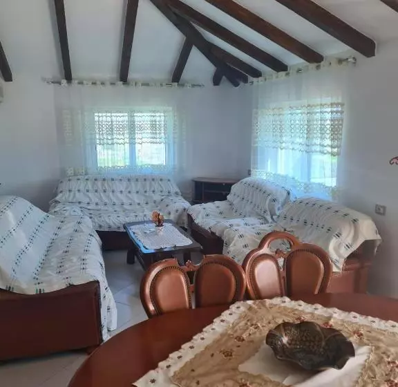 ペンション Guest House Ilir