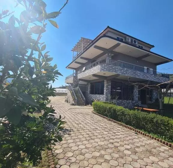 ペンション Guest House Ilir