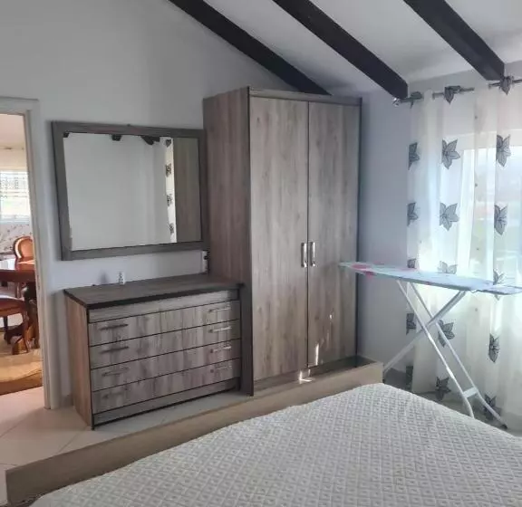ペンション Guest House Ilir