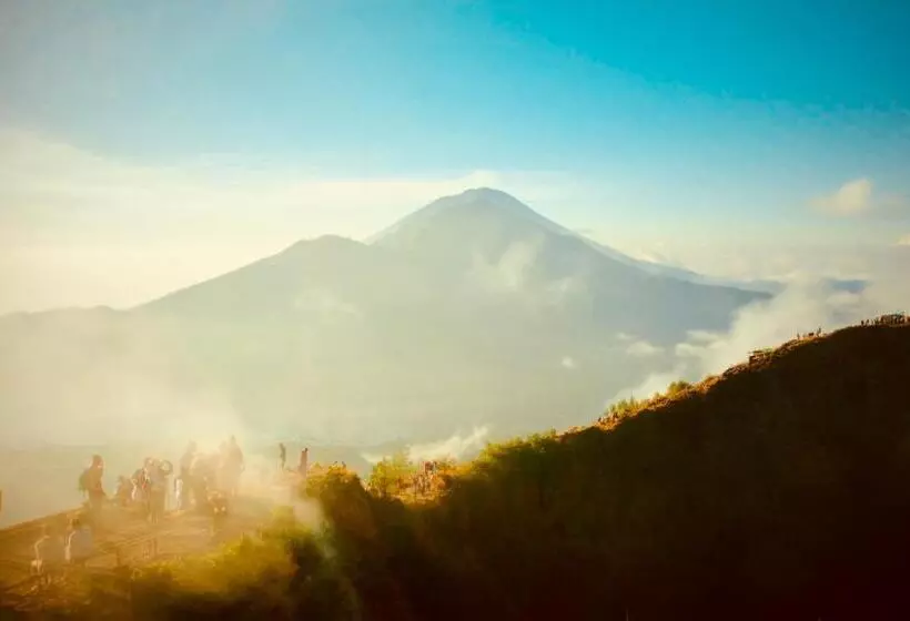 ペンション The Breezy Volcano