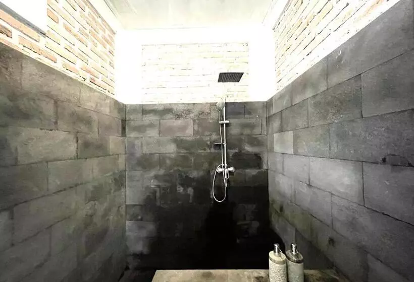 ペンション The Breezy Volcano