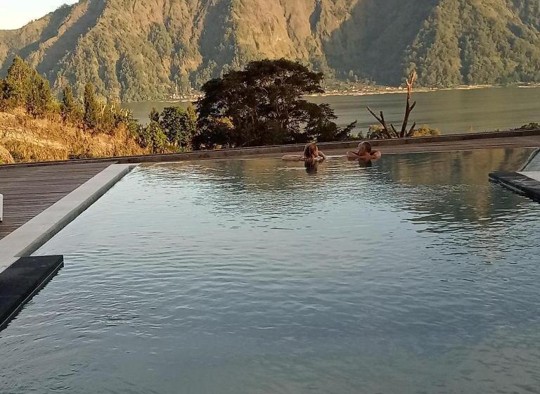 膳宿费 The Breezy Volcano