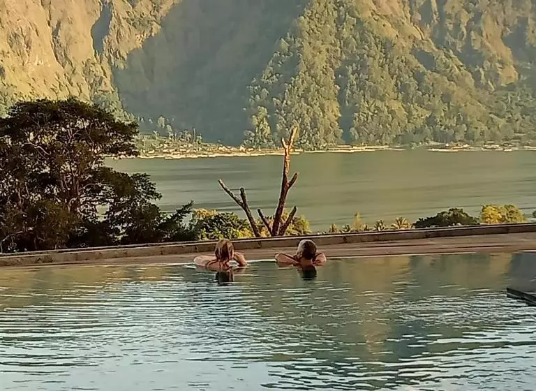 ペンション The Breezy Volcano