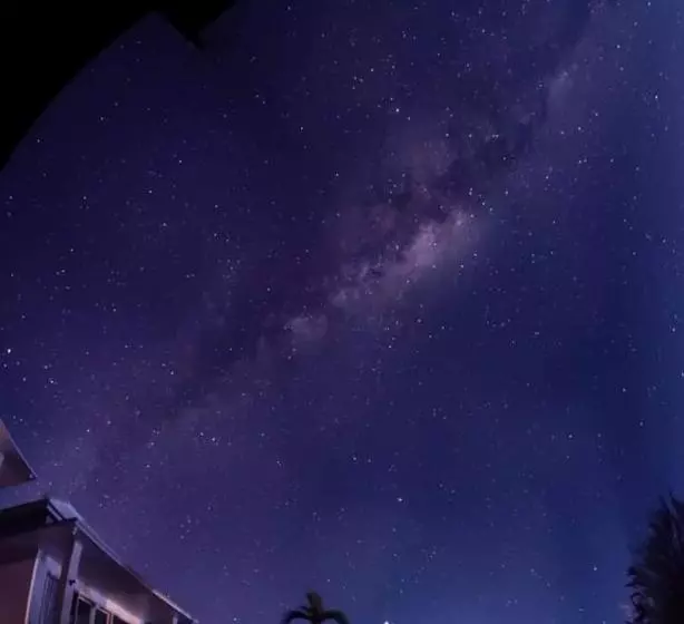 ペンション The Breezy Volcano