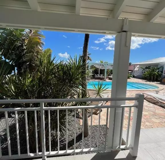 پانسیون Tiko Lodge Sxm