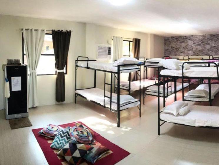 فندق Reddoorz Hostel @ Ragsak Kamp Beach Resort