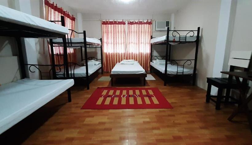 فندق Reddoorz Hostel @ Ragsak Kamp Beach Resort