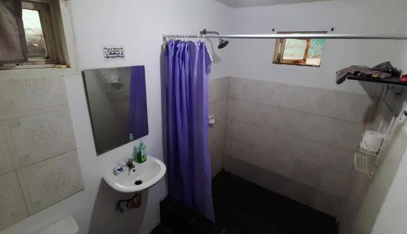 فندق Reddoorz Hostel @ Ragsak Kamp Beach Resort