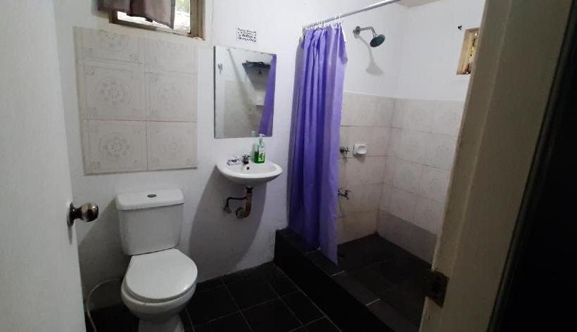 فندق Reddoorz Hostel @ Ragsak Kamp Beach Resort