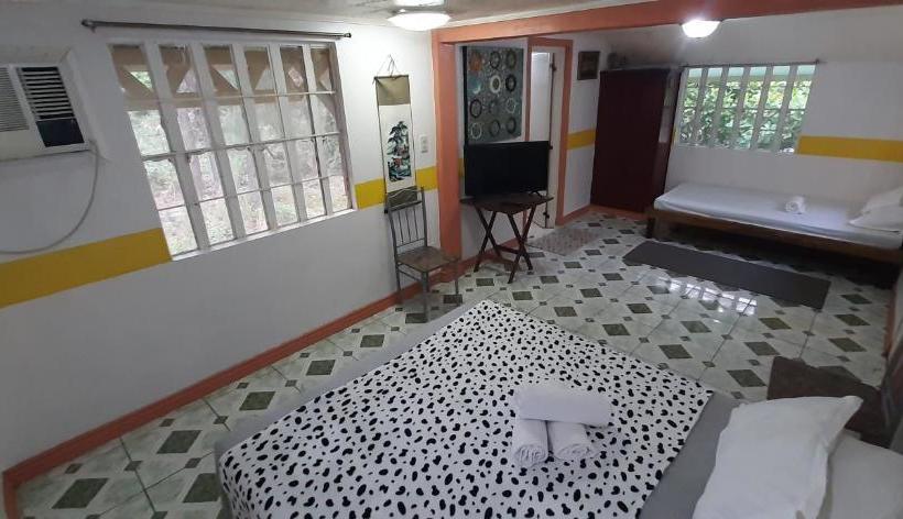 فندق Reddoorz Hostel @ Ragsak Kamp Beach Resort