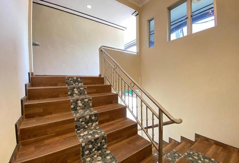 Oyo 90205 Bayu Sintok Motel