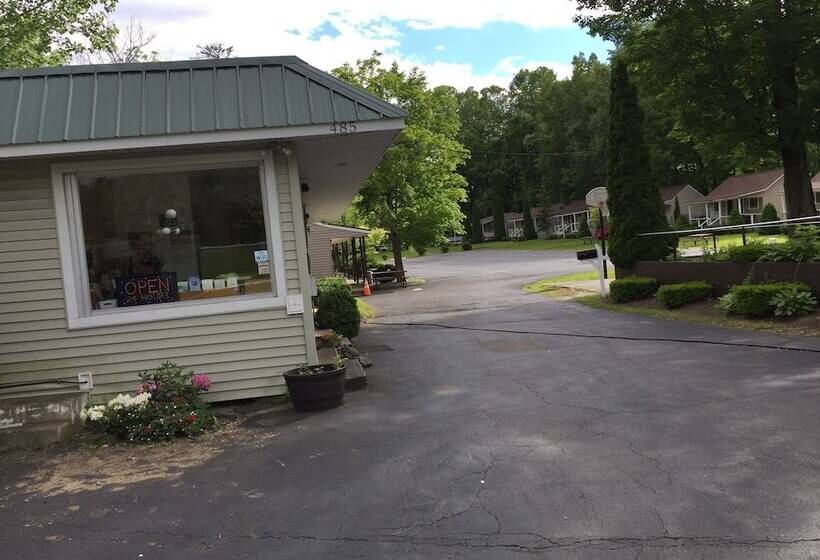 Adirondack Oasis Motel