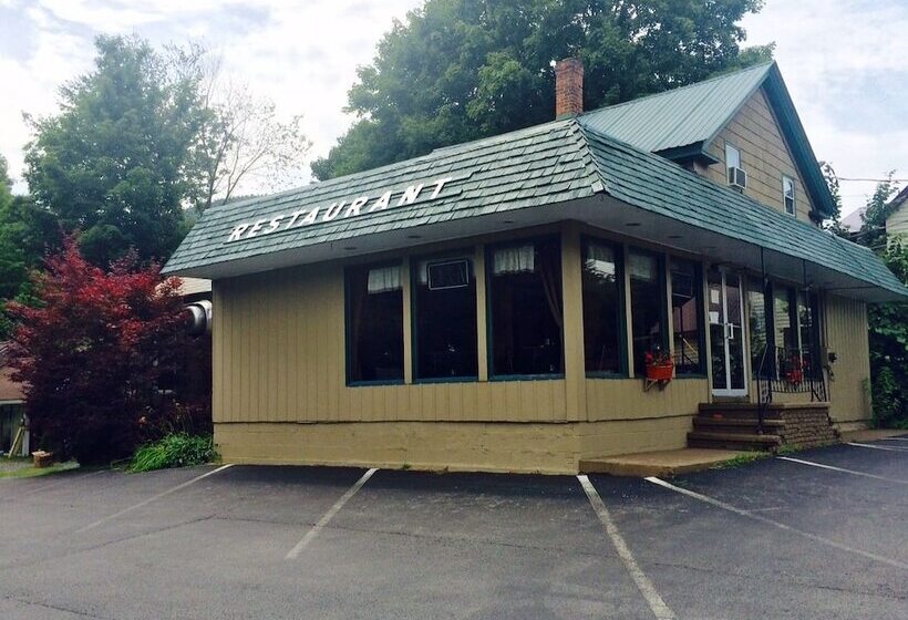 Adirondack Oasis Motel