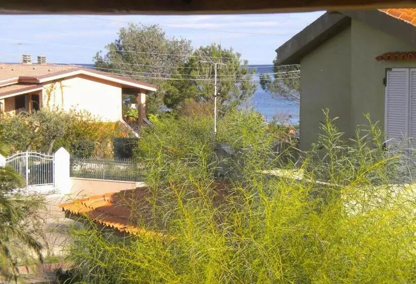 Aamiaismajoitus (B&B) Locanda Farorientale