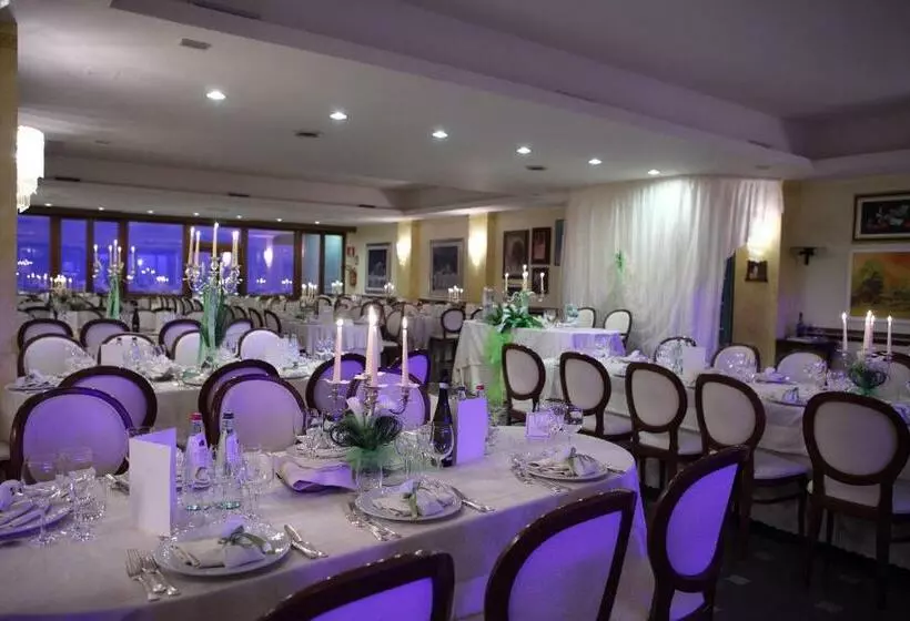 Hotelli Tetto Delle Marche   Ristorante Dei Conti