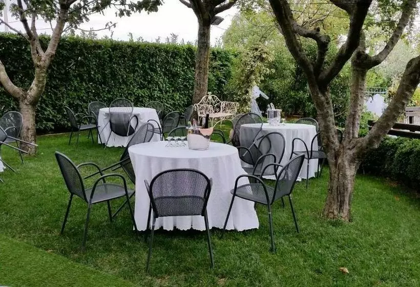 Hotelli Tetto Delle Marche   Ristorante Dei Conti