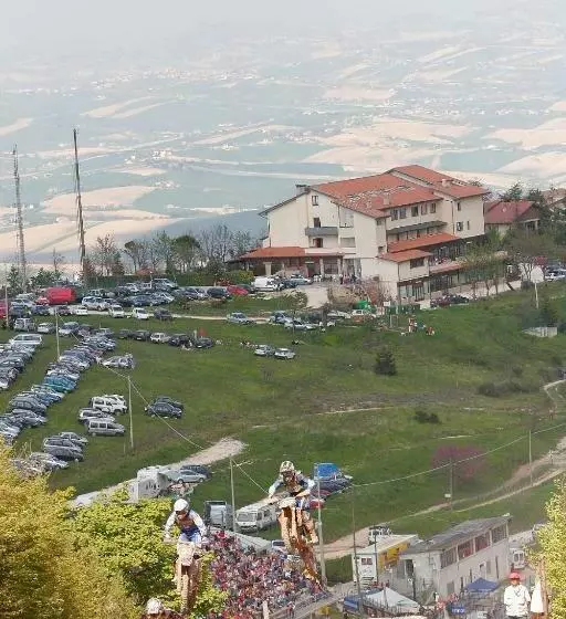 Hotelli Tetto Delle Marche   Ristorante Dei Conti
