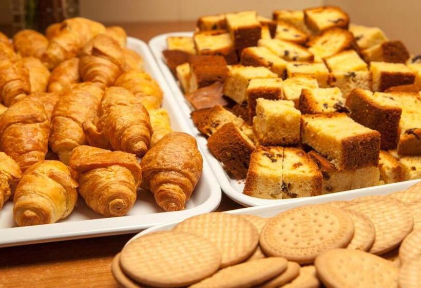 Penelope Beach Hotel Apts