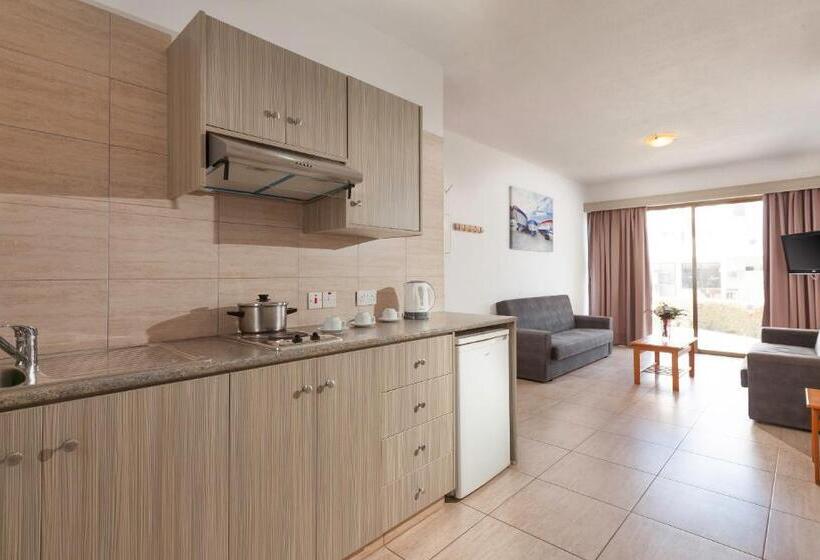 Penelope Beach Hotel Apts