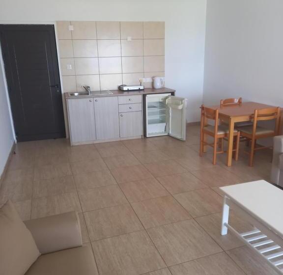 Penelope Beach Hotel Apts