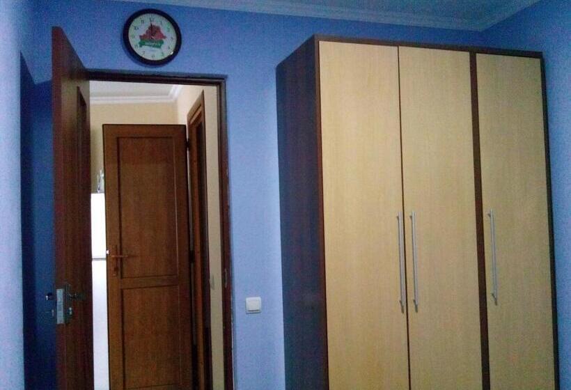 پانسیون Apartment On Erekle 25a