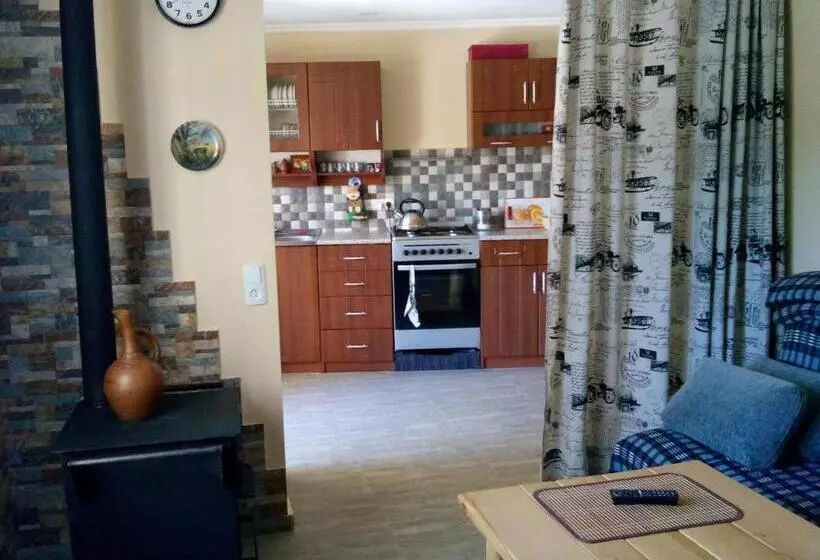 پانسیون Apartment On Erekle 25a