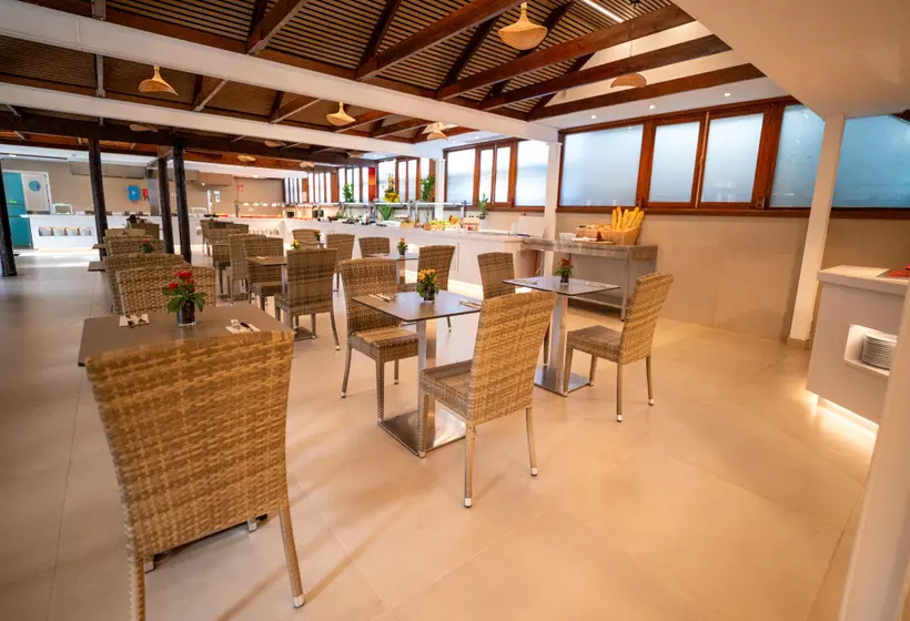 HL Miraflor Suites