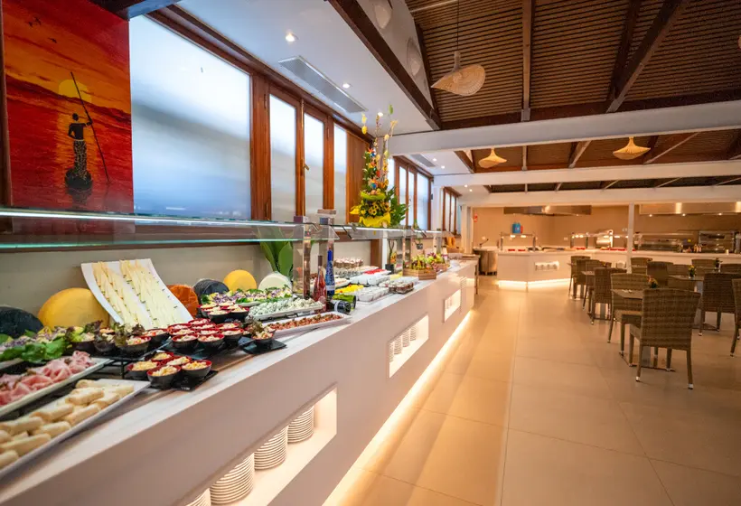 HL Miraflor Suites