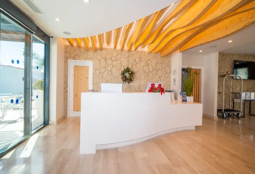 HL Miraflor Suites
