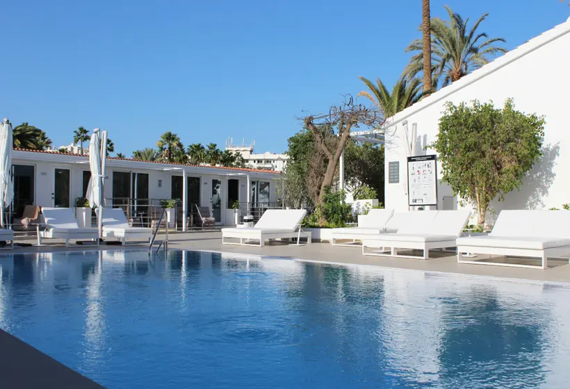 HL Miraflor Suites
