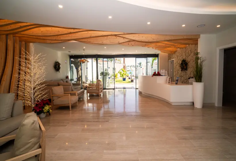 HL Miraflor Suites
