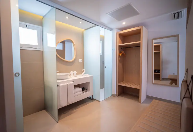 HL Miraflor Suites