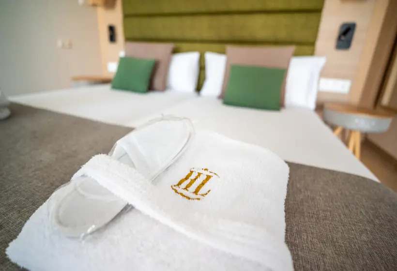 HL Miraflor Suites