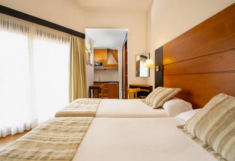 HL Miraflor Suites