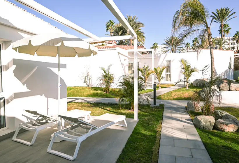 HL Miraflor Suites