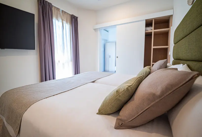HL Miraflor Suites
