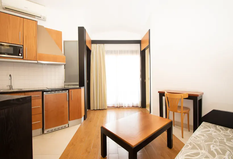 HL Miraflor Suites