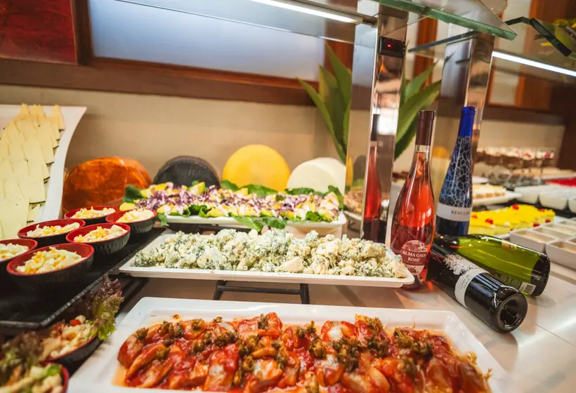 HL Miraflor Suites