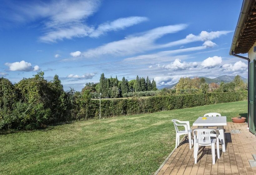 فندق Eden Park Resort