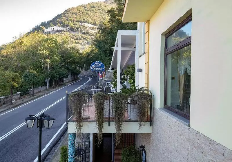 هتل La Panoramica