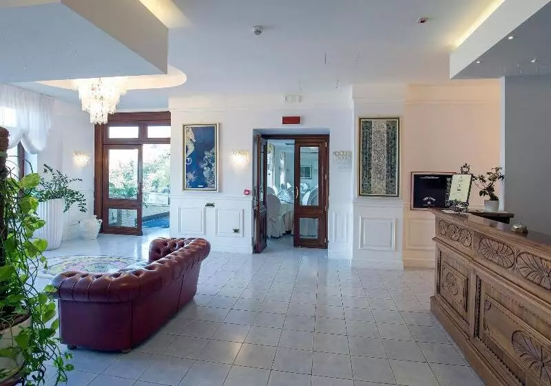 هتل La Panoramica