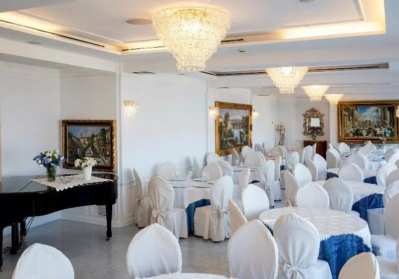 هتل La Panoramica