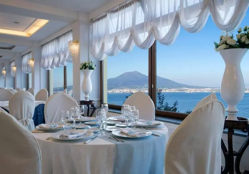 هتل La Panoramica