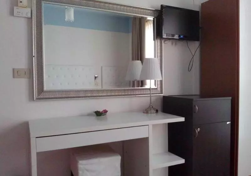 هتل La Perla Rimini