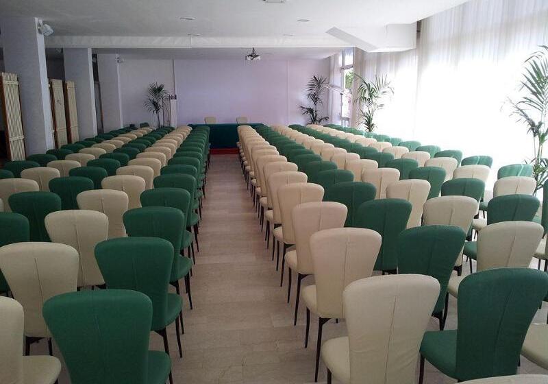 هتل La Perla Rimini