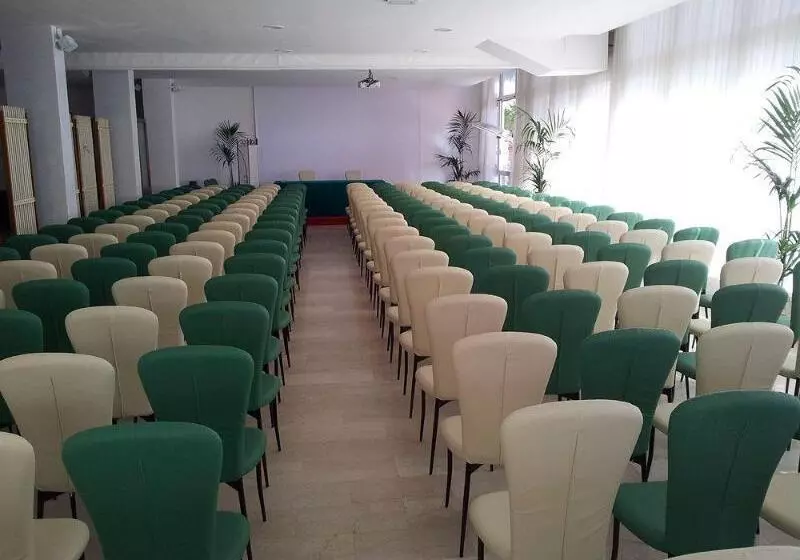 هتل La Perla Rimini