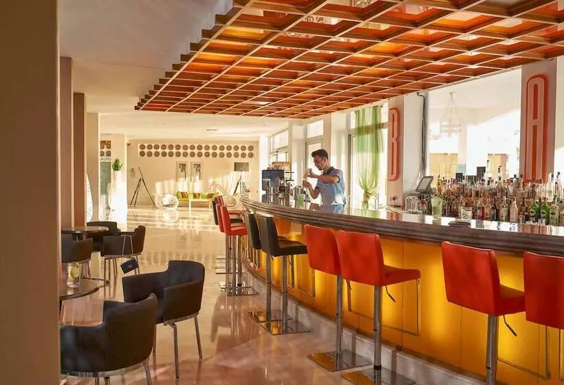 Отель Lindos Bay