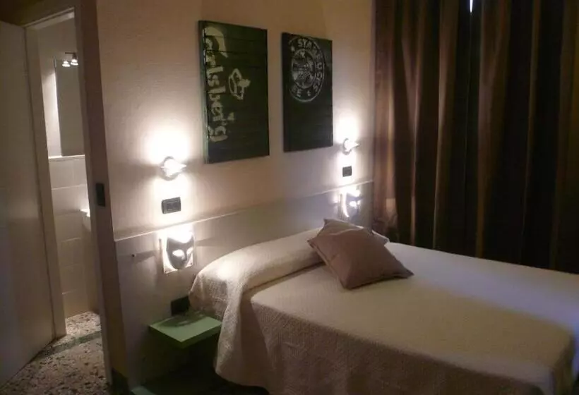 هتل Lucca In Villa Elisa & Gentucca