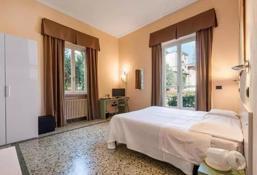 هتل Lucca In Villa Elisa & Gentucca